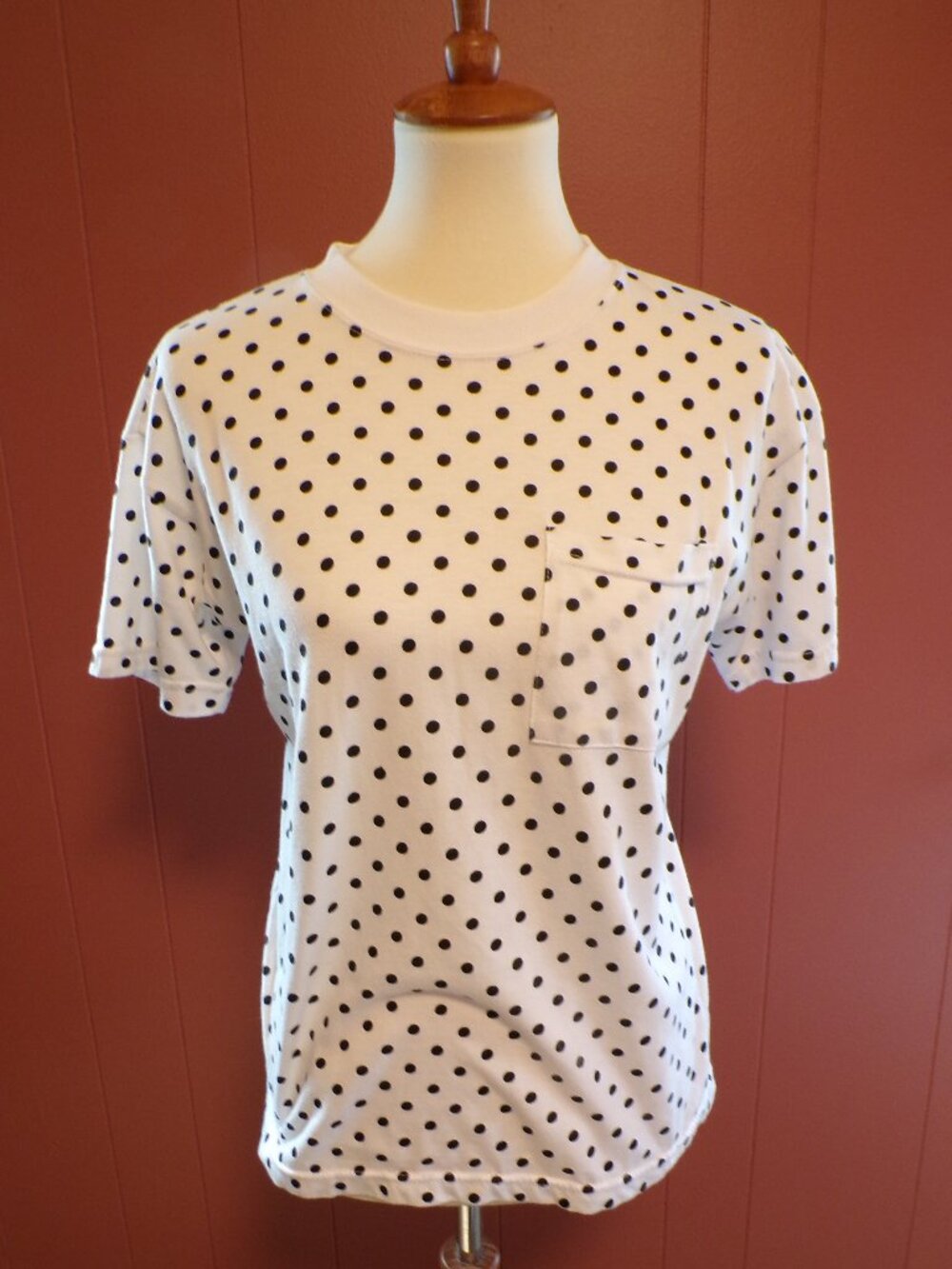 CURIOSITY’S CAT Women's Tee Shirt White with Black Dots Crew-Neckline Size: Med